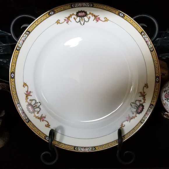 Noritake 2 Delmonte Dinner Plates - Picture 2 of 5